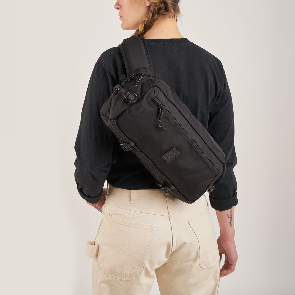 Chrome Kadet Sling Taske BLCKCHRM 22X