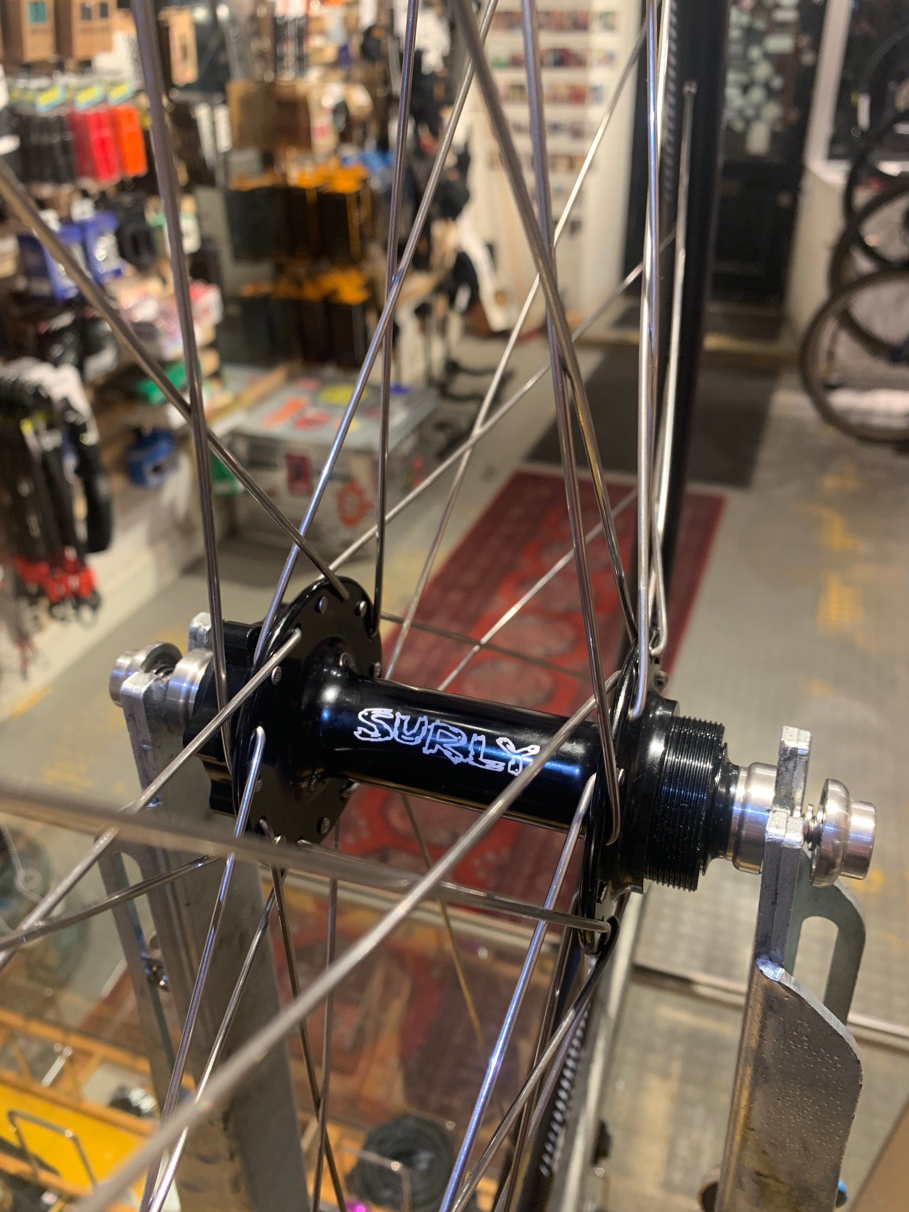 Singlespeed Baghjul (UBW Custom Wheel) Surly Ultra Ny / DT Swiss R 470 DB 135 OLD