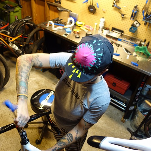 RIDER COLLECTION KASKET - KELLI SAMUELSON Cykelkeps