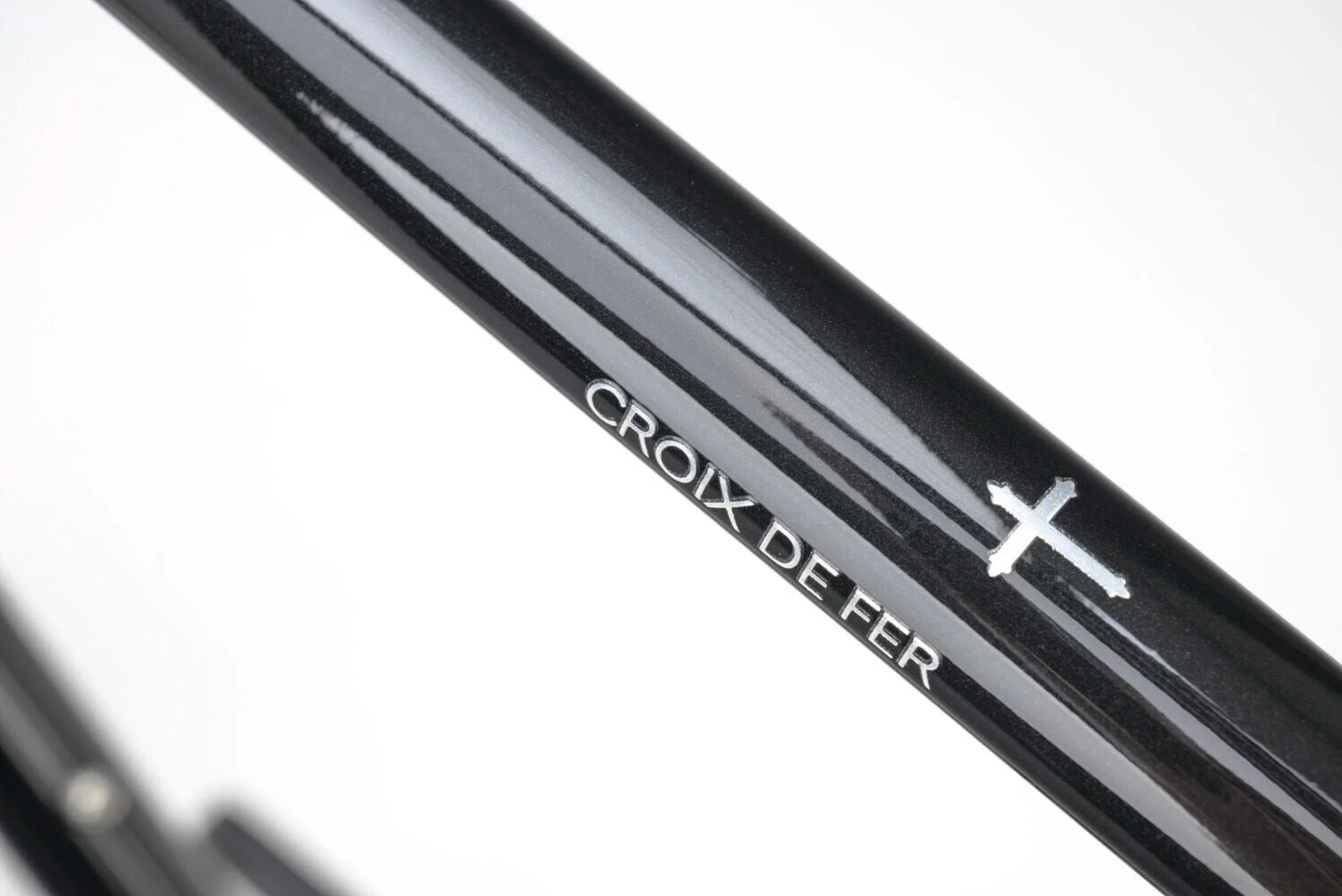 Genesis Croix de Fer 20 (Burt Bachablack)