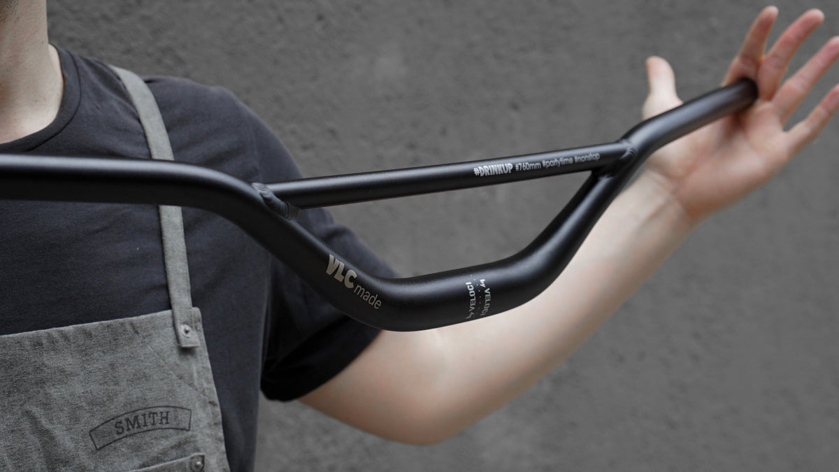 Veloci Drink Up V2 Sand Black – form och svetsat tvärstag
