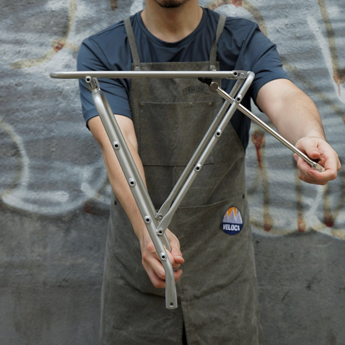 Veloci VLCmade Wednesday Rear Rack – Painted Silver, demonterad för transport