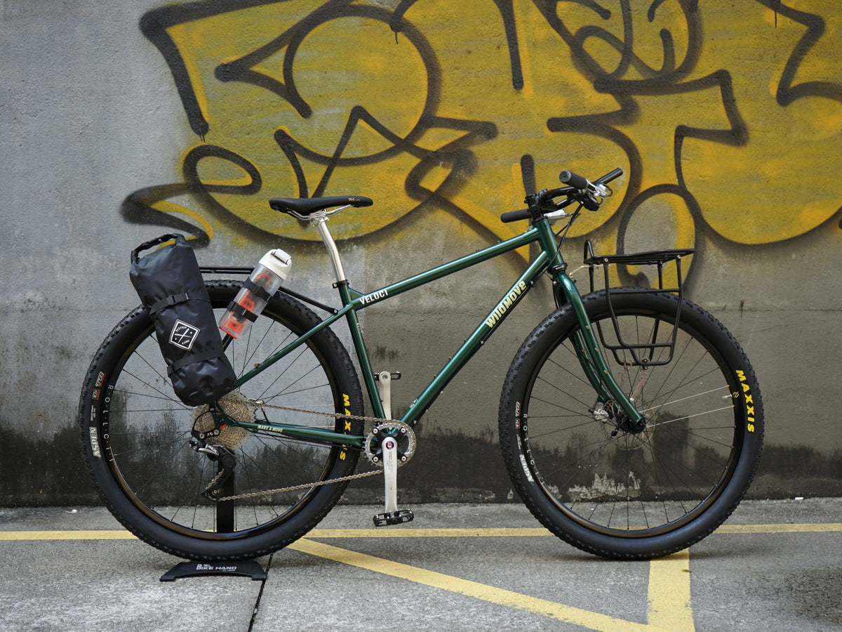 Veloci VLCmade Wednesday Rear Rack – Matt Black, montering på touringcykel