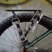 Veloci VLCmade Titanium Sidekick Cargo Cage – montering på Wednesday-pakethållare